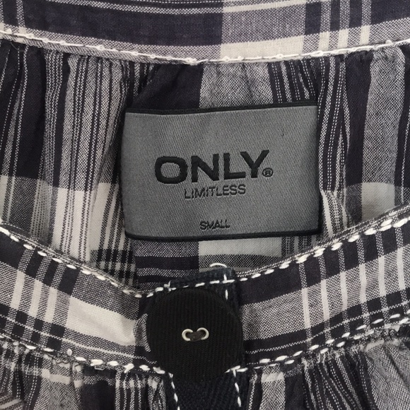 Only Short Sleeved Top - Picture 2 of 4